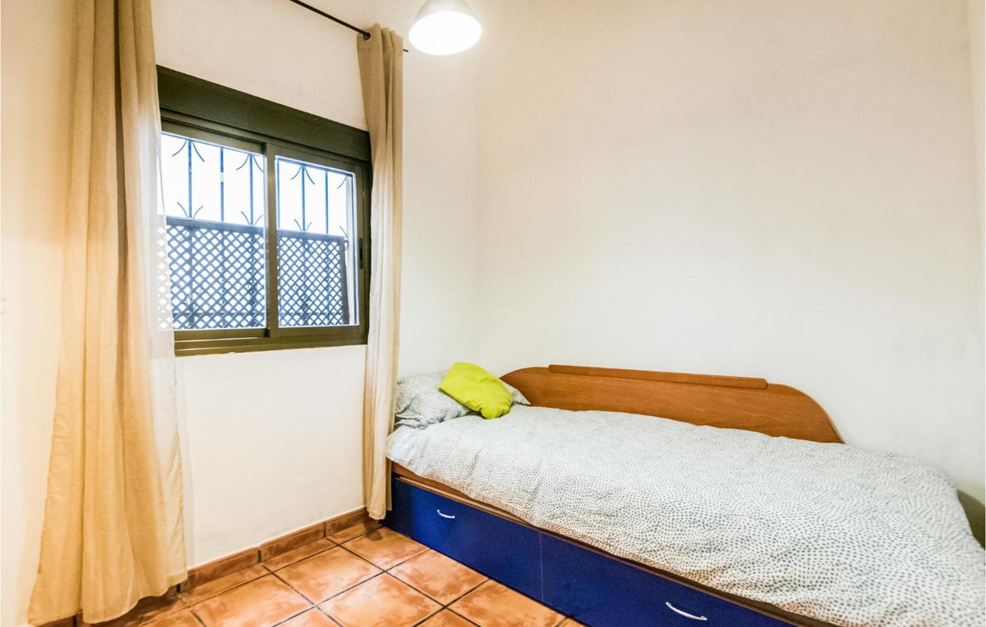 Lovely Apartment In Cordoba With Kitchen Экстерьер фото